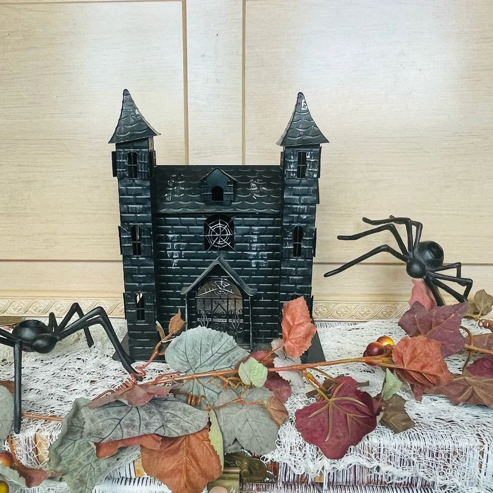 Rare VTG Halloween 2006 Target Medium Tin Haunted House